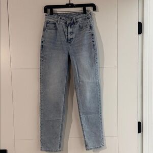 American Eagle Mom Straight Jeans